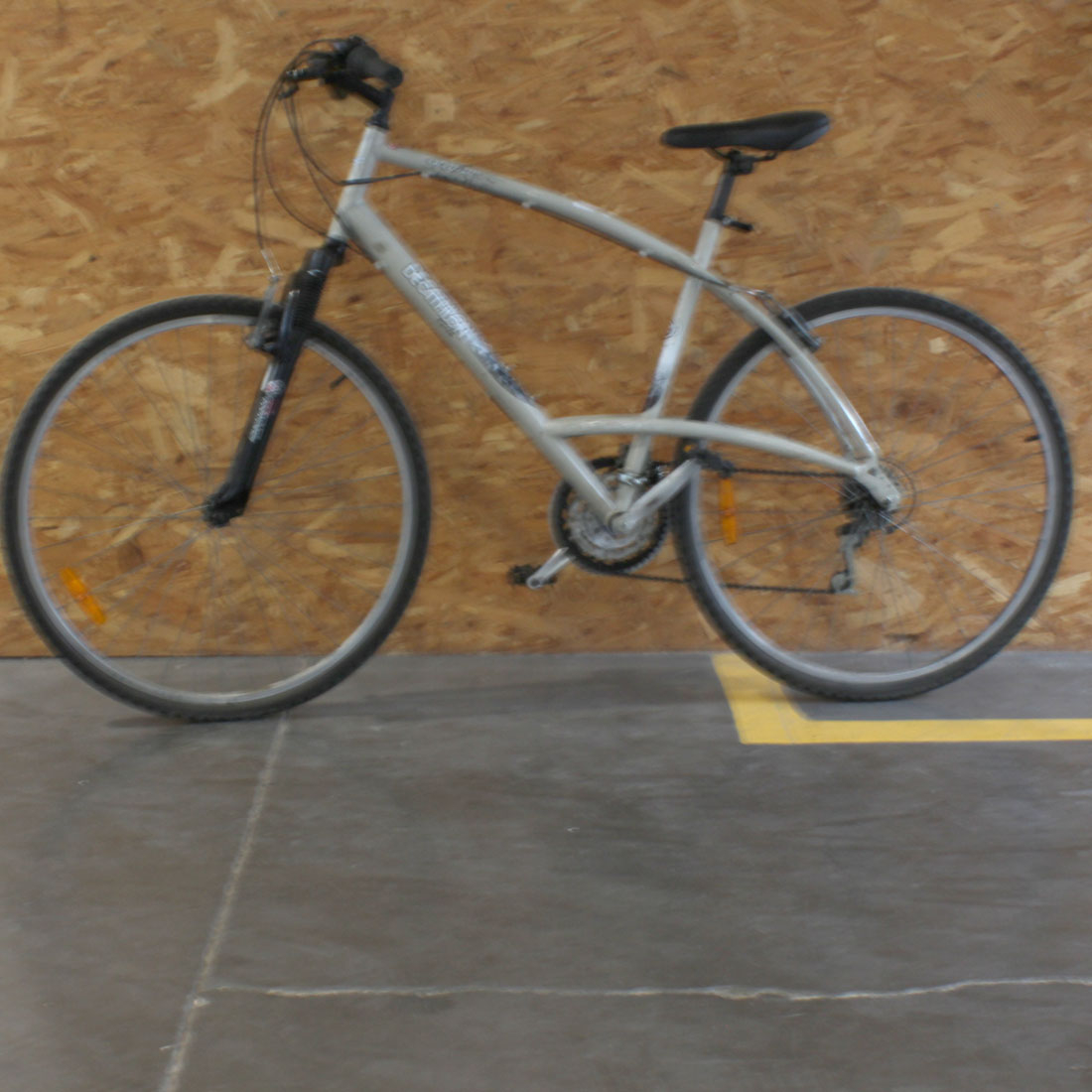 Vélo VTC Decathlon Trail Triban 3 - État correct - Photo 2